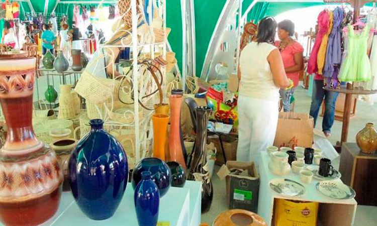 Feria comercial del FCBC en Santiago. Foto: CIBERCUBA