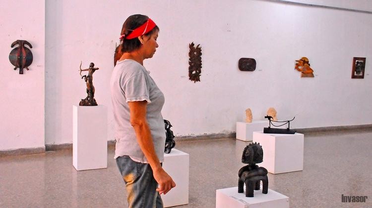 Reminiscencias de la obra del artista cubano Alfredo Sosa Bravo se aprecian en la obra Sin título, de Yuri Limonte Hera. Foto: Alejandro García
