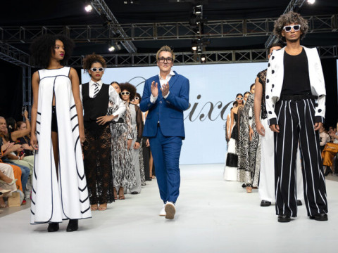 Freixas, junto con los modelos que presentaron su colección, al término de su pasarela en ND. Foto: Cortesía de Mario Freixas Freixas, junto con los modelos que presentaron su colección, al término de su pasarela en ND. Foto: Cortesía de Mario Freixas