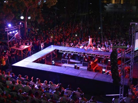 Pasarela de Exuberarte, en el Parque Vidal, de Santa Clara. (Foto: Carlos Rodríguez Torres)